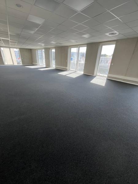 Entretien et nettoyage de grands espaces professionnels en région bordelaise