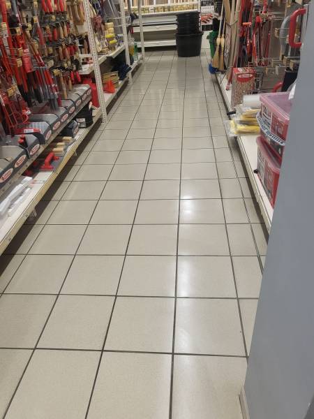 Nettoyage et entretien de commerces et espaces de vente en région bordelaise