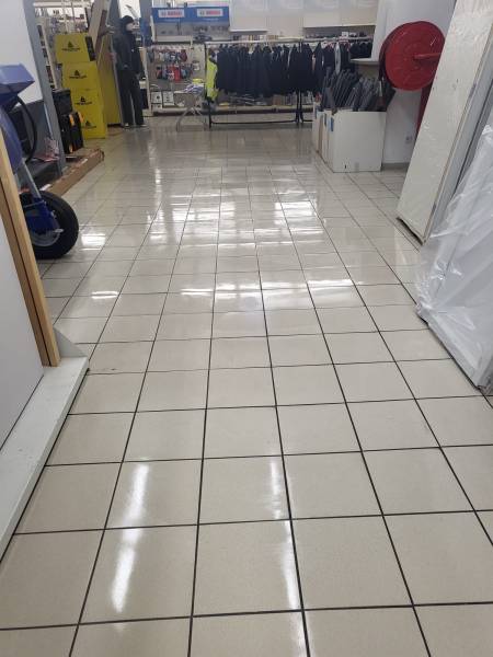 Nettoyage et entretien de commerces et espaces de vente en région bordelaise