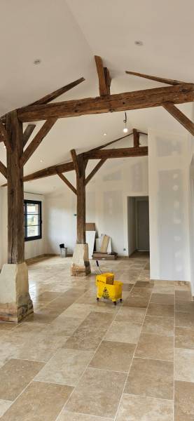 Nettoyage et rénovation de carrelage au sol en région bordelaise