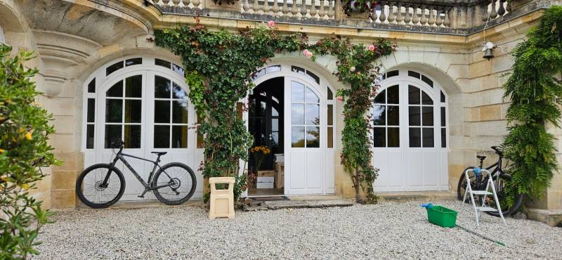 Nettoyage de vitres pour maisons et villas avec résultat sans traces à Bordeaux