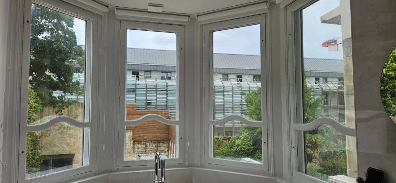 Nettoyage de vitres pour maisons et villas avec résultat sans traces à Bordeaux