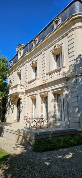 Nettoyage de façade en pierre et maison ancienne à Bordeaux et en Gironde